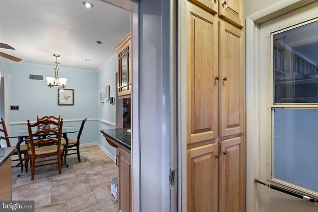 2412 CHATHAM DR, Wilmington, DE 19803