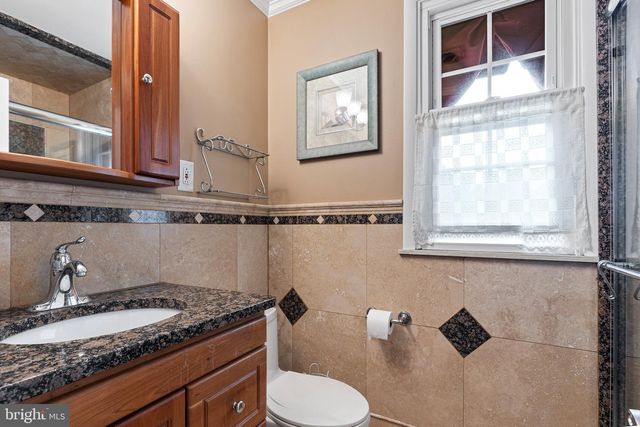 2412 CHATHAM DR, Wilmington, DE 19803