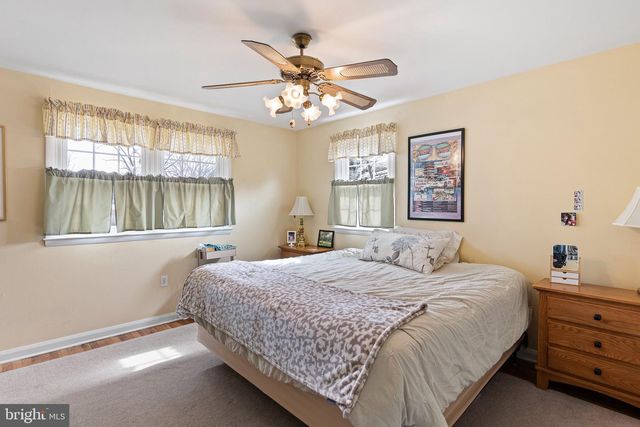 2412 CHATHAM DR, Wilmington, DE 19803