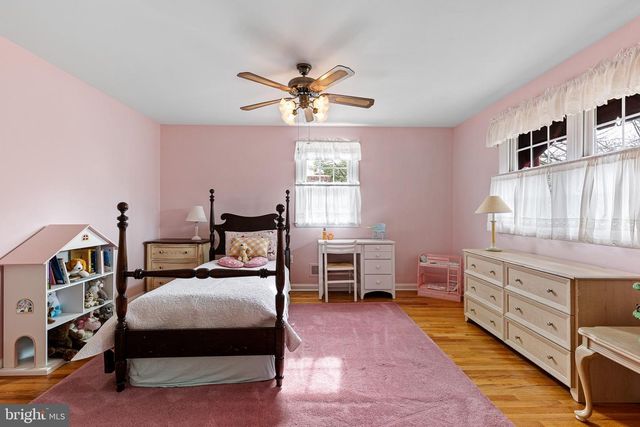 2412 CHATHAM DR, Wilmington, DE 19803