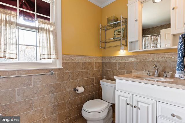 2412 CHATHAM DR, Wilmington, DE 19803