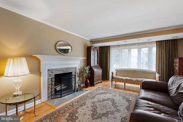 2412 CHATHAM DR, Wilmington, DE 19803