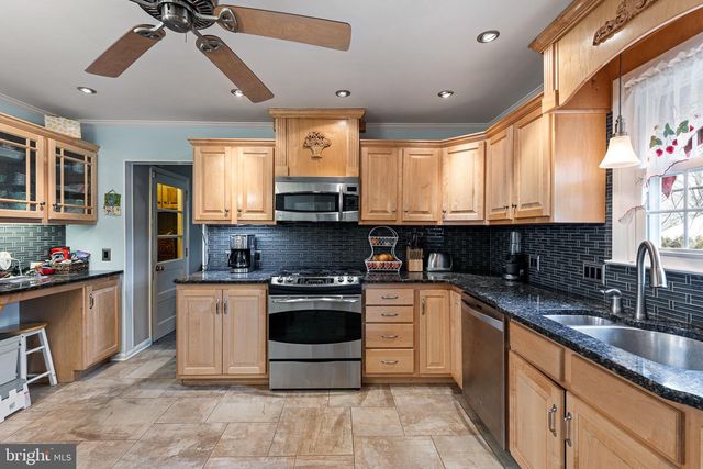 2412 CHATHAM DR, Wilmington, DE 19803