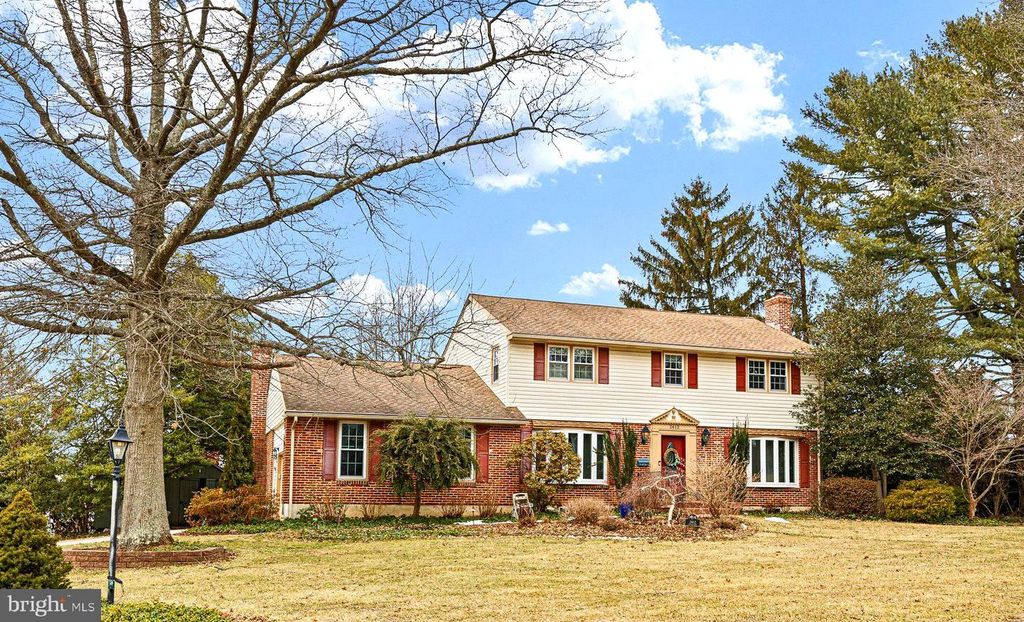 2412 CHATHAM DR, Wilmington, DE 19803