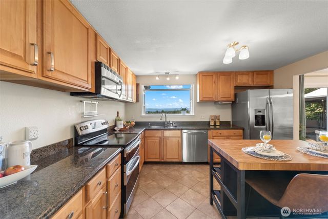 407 Veralene Wy SW, Everett, WA 98203