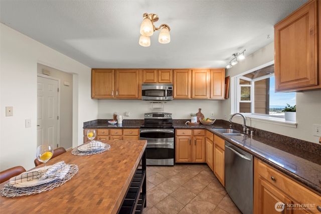 407 Veralene Wy SW, Everett, WA 98203