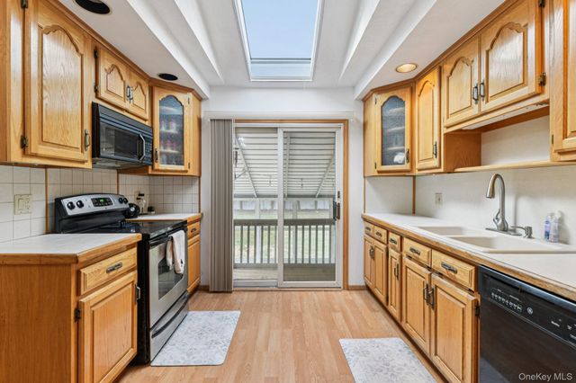 44 Nadine Lane, Port Jefferson Station, NY 11776