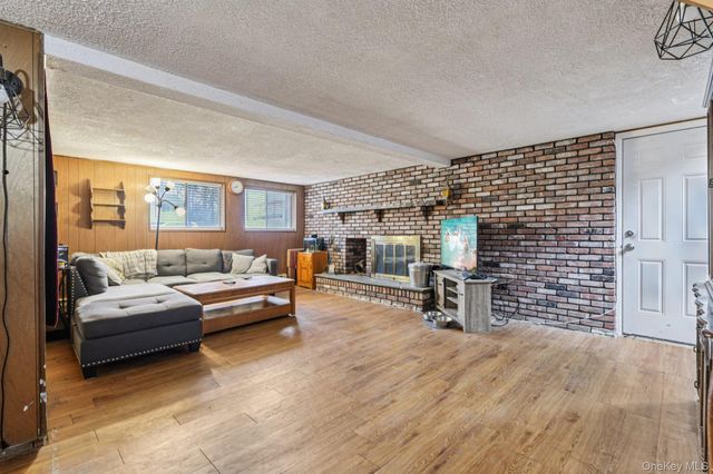 44 Nadine Lane, Port Jefferson Station, NY 11776