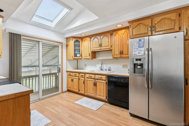 44 Nadine Lane, Port Jefferson Station, NY 11776