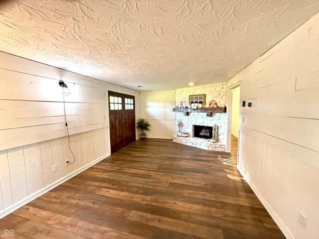 1328 N 300 E, Anderson, IN 46012