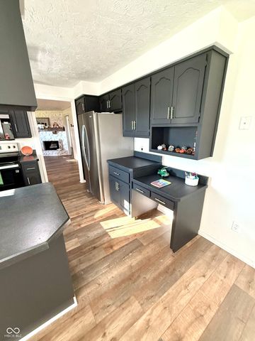 1328 N 300 E, Anderson, IN 46012