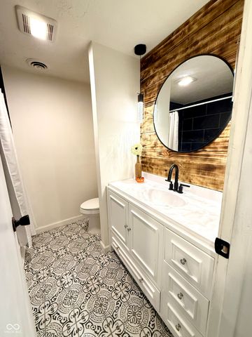 1328 N 300 E, Anderson, IN 46012