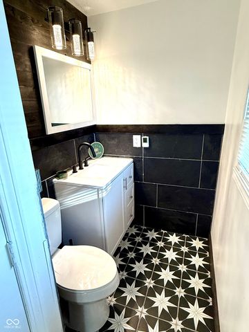 1328 N 300 E, Anderson, IN 46012