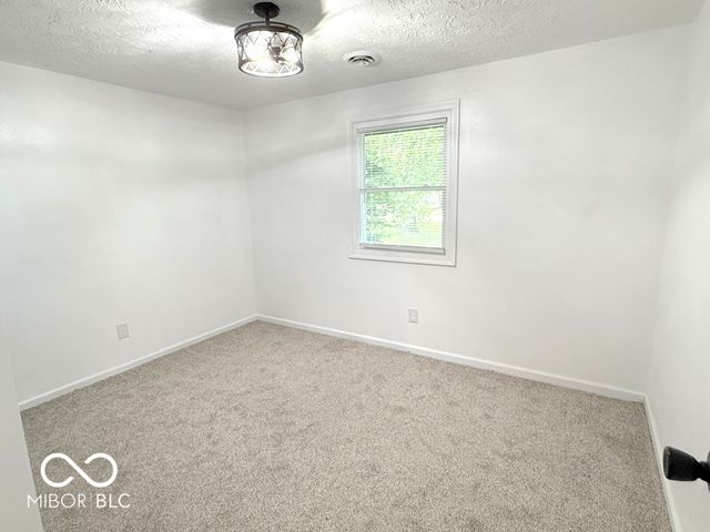 1328 N 300 E, Anderson, IN 46012