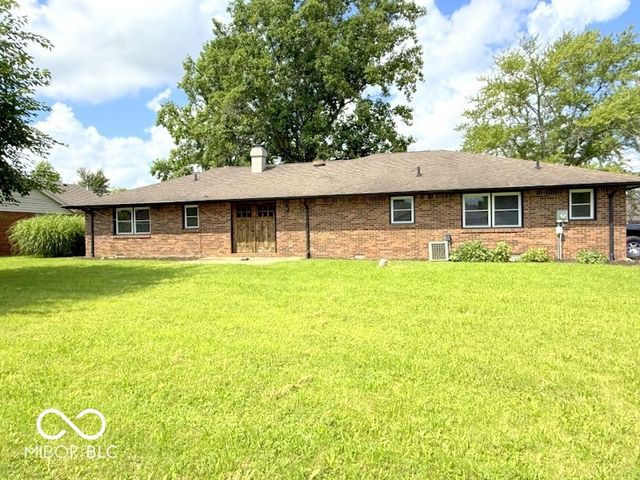 1328 N 300 E, Anderson, IN 46012