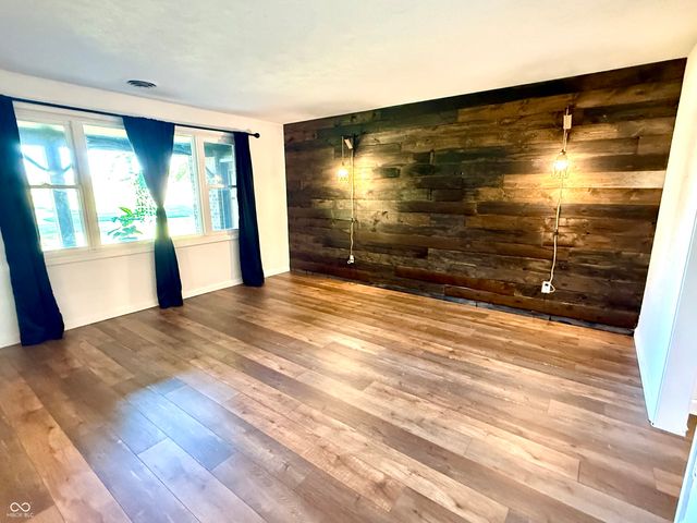 1328 N 300 E, Anderson, IN 46012