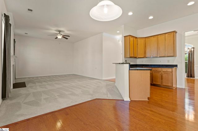 567 Shoreline Boulevard, Boiling Springs, SC 29316