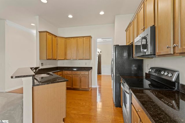 567 Shoreline Boulevard, Boiling Springs, SC 29316