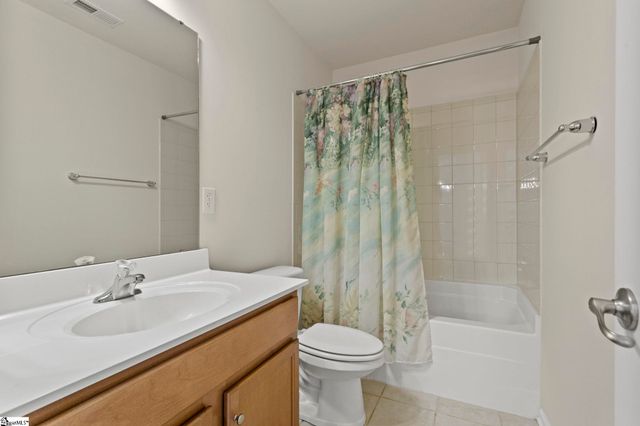 567 Shoreline Boulevard, Boiling Springs, SC 29316