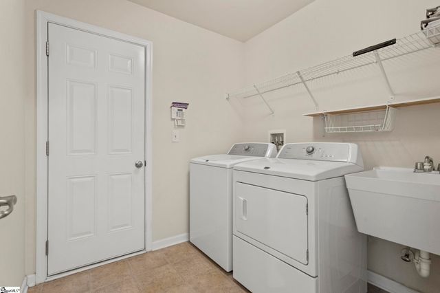 567 Shoreline Boulevard, Boiling Springs, SC 29316