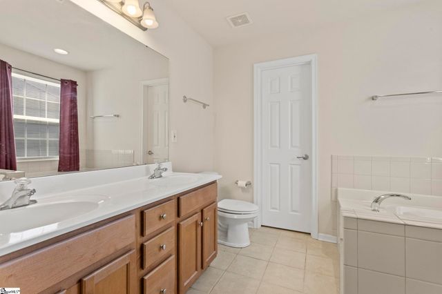 567 Shoreline Boulevard, Boiling Springs, SC 29316