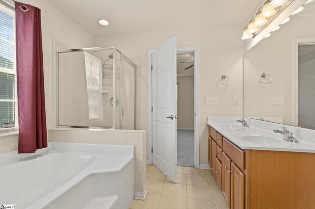 567 Shoreline Boulevard, Boiling Springs, SC 29316