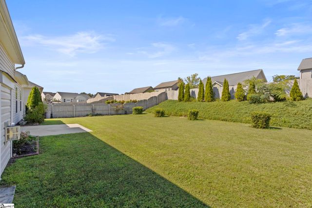 567 Shoreline Boulevard, Boiling Springs, SC 29316