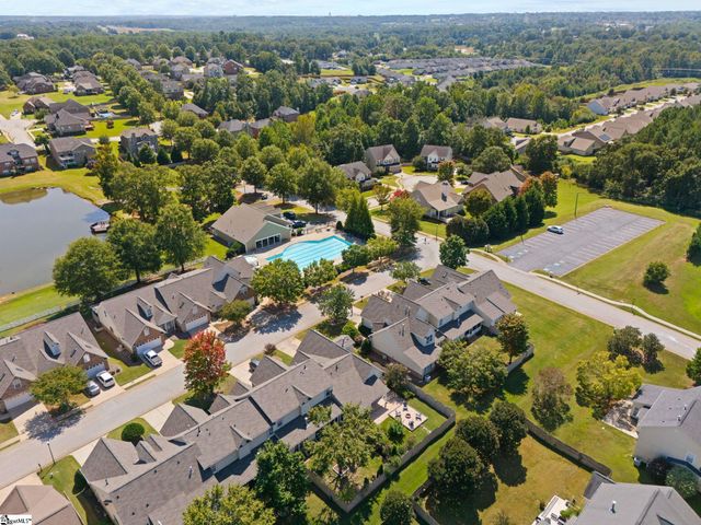 567 Shoreline Boulevard, Boiling Springs, SC 29316