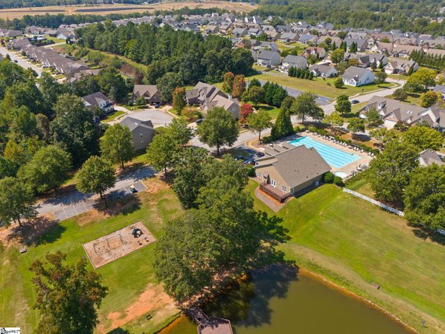 567 Shoreline Boulevard, Boiling Springs, SC 29316