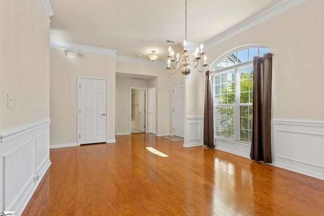567 Shoreline Boulevard, Boiling Springs, SC 29316