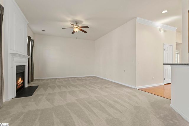 567 Shoreline Boulevard, Boiling Springs, SC 29316