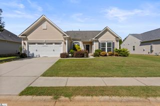 567 Shoreline Boulevard, Boiling Springs, SC 29316