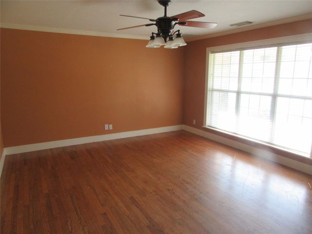 2912 25th Street N, Houston, TX 77590