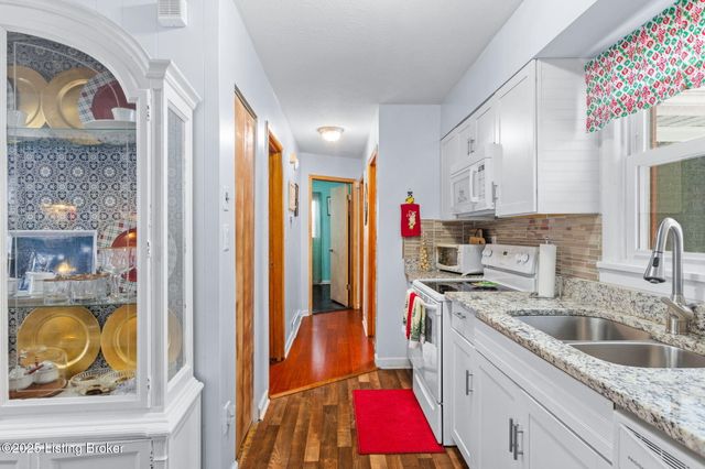 5314 Adkins Rd, Louisville, KY 40219