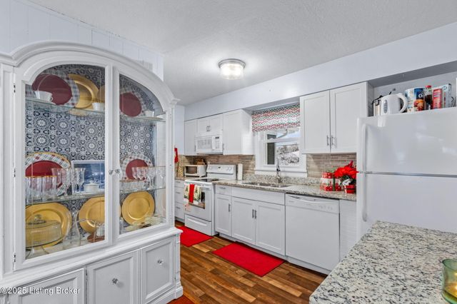 5314 Adkins Rd, Louisville, KY 40219