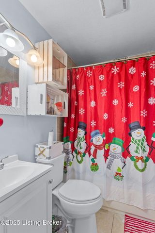 5314 Adkins Rd, Louisville, KY 40219