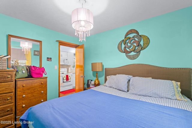 5314 Adkins Rd, Louisville, KY 40219