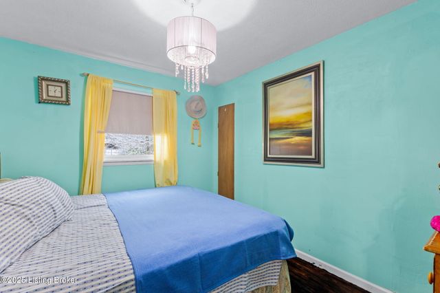 5314 Adkins Rd, Louisville, KY 40219