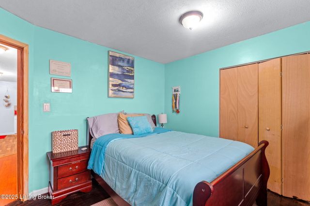 5314 Adkins Rd, Louisville, KY 40219