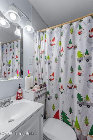 5314 Adkins Rd, Louisville, KY 40219