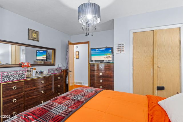 5314 Adkins Rd, Louisville, KY 40219