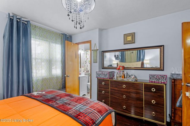 5314 Adkins Rd, Louisville, KY 40219