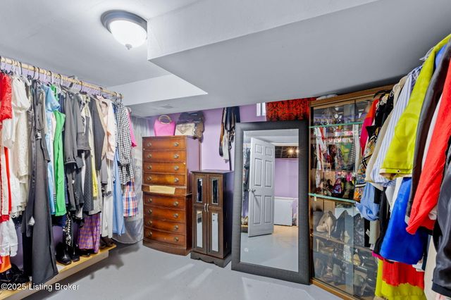 5314 Adkins Rd, Louisville, KY 40219