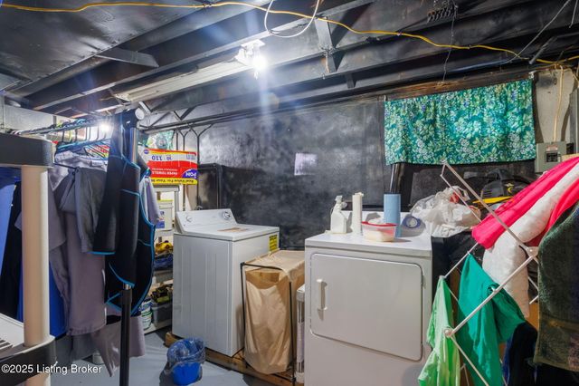 5314 Adkins Rd, Louisville, KY 40219