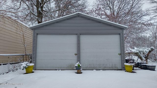 5314 Adkins Rd, Louisville, KY 40219