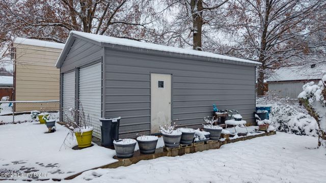 5314 Adkins Rd, Louisville, KY 40219