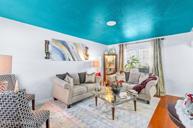 5314 Adkins Rd, Louisville, KY 40219