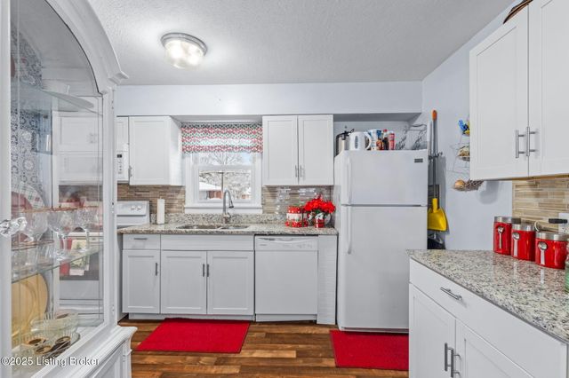 5314 Adkins Rd, Louisville, KY 40219