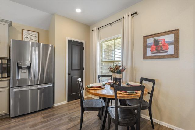 732 Scenic Lake Drive, La Marque, TX 77568