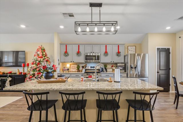 732 Scenic Lake Drive, La Marque, TX 77568